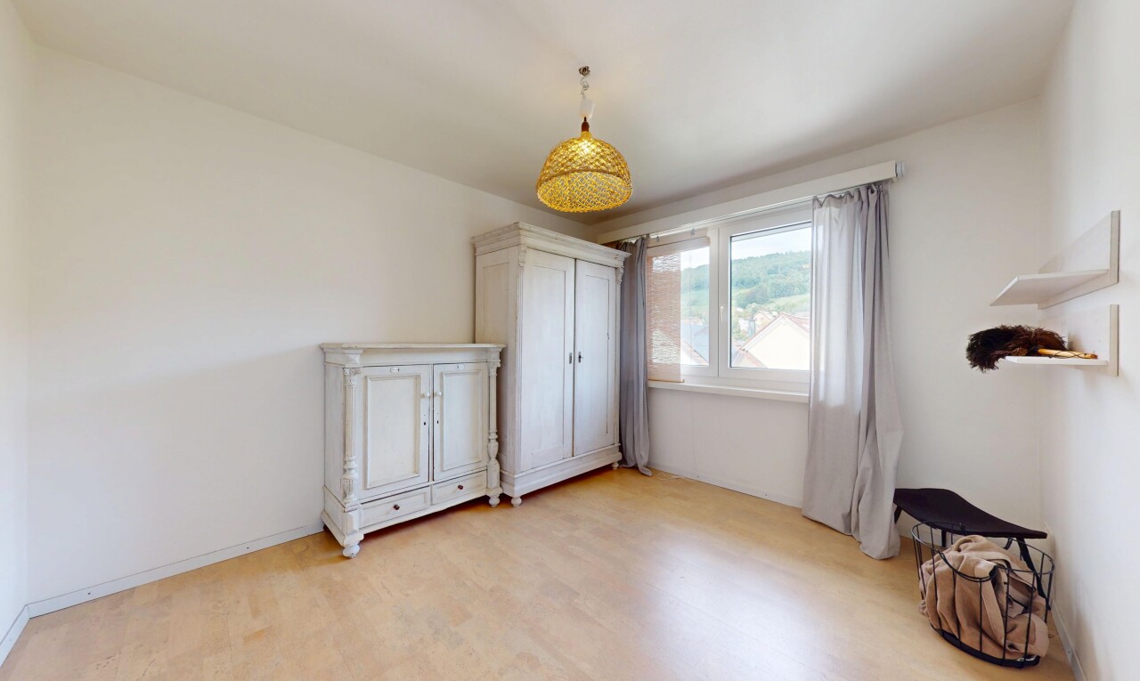 pièce vide avec lumière naturelle, natural light, cloison sèche, drywall, et inside property