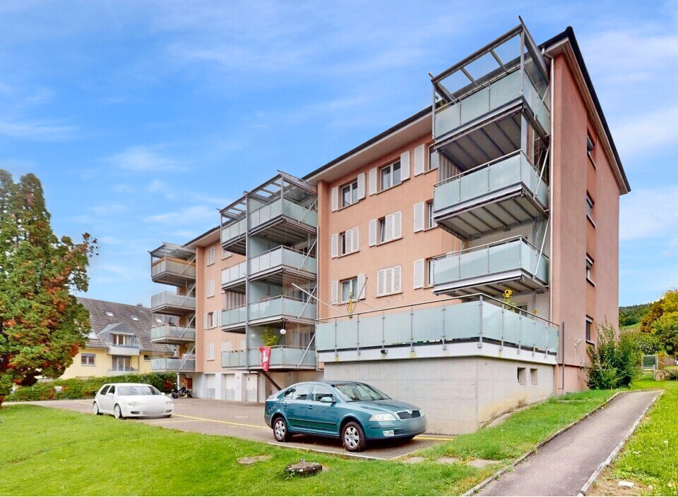extérieur du bâtiment avec day time, vue sur le complexe d'appartements, et apartment complex view