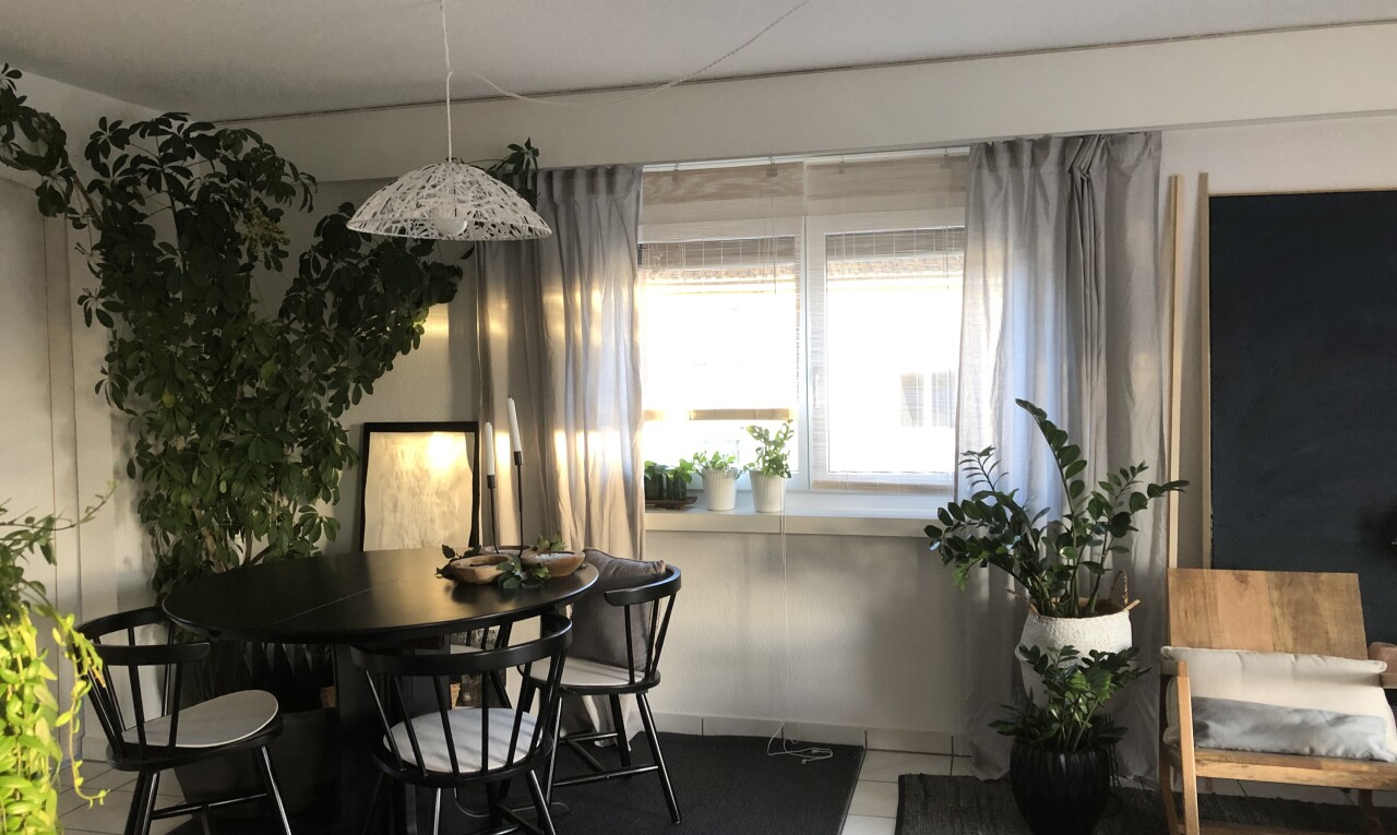 esszimmer mit tile floor, fliesenboden, inside property, drywall, und gipskartonwand