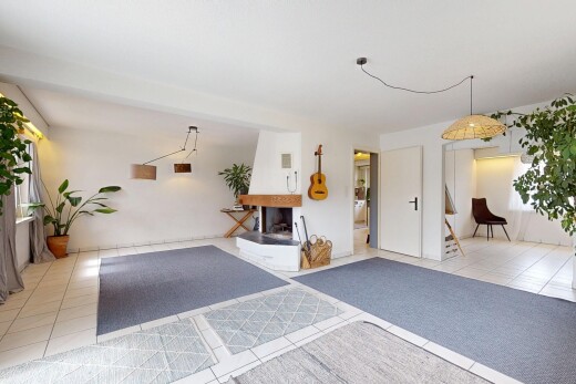 wohnzimmer mit fliesenboden, tile floor, gipskartonwand, drywall, und inside community