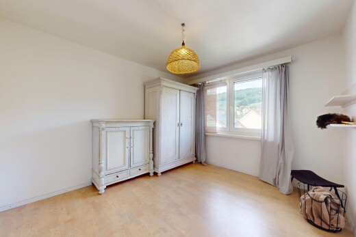 leerer raum mit natürliches licht, natural light, gipskartonwand, drywall, und inside property