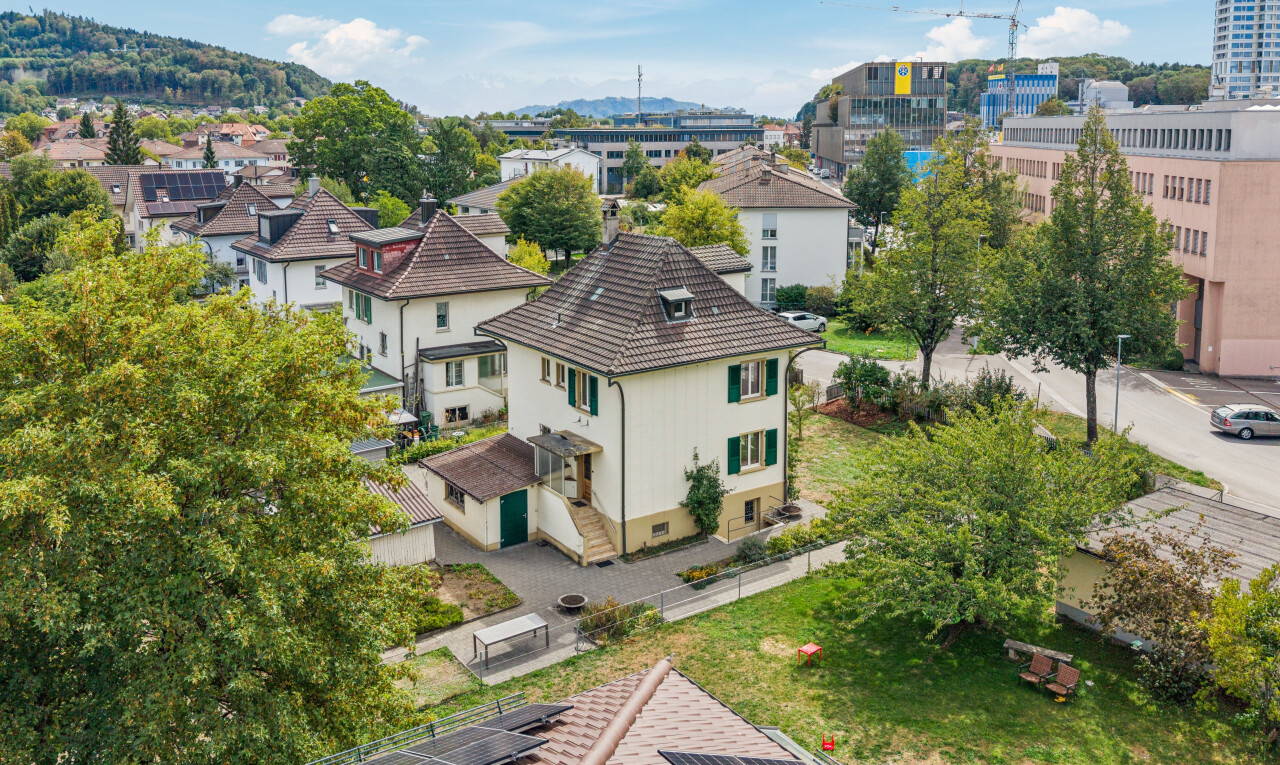 außenansicht mit residential view, wohngebietblick, day time, und neighborhood view