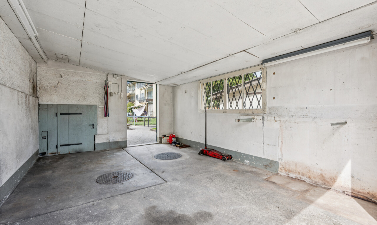 leerer raum mit concrete floor, betonboden, unfinished concrete floor, concrete wall, und betonmauer
