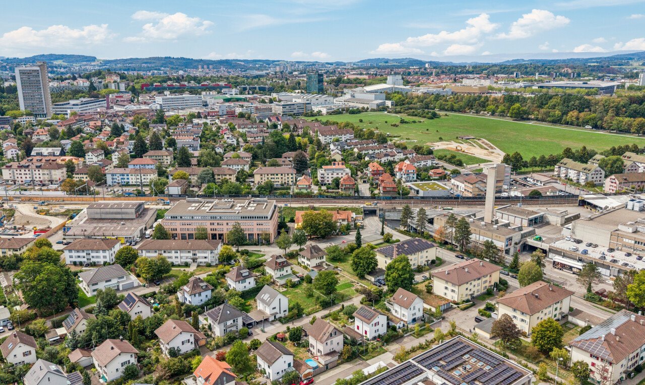 außenansicht mit aerial view und day time