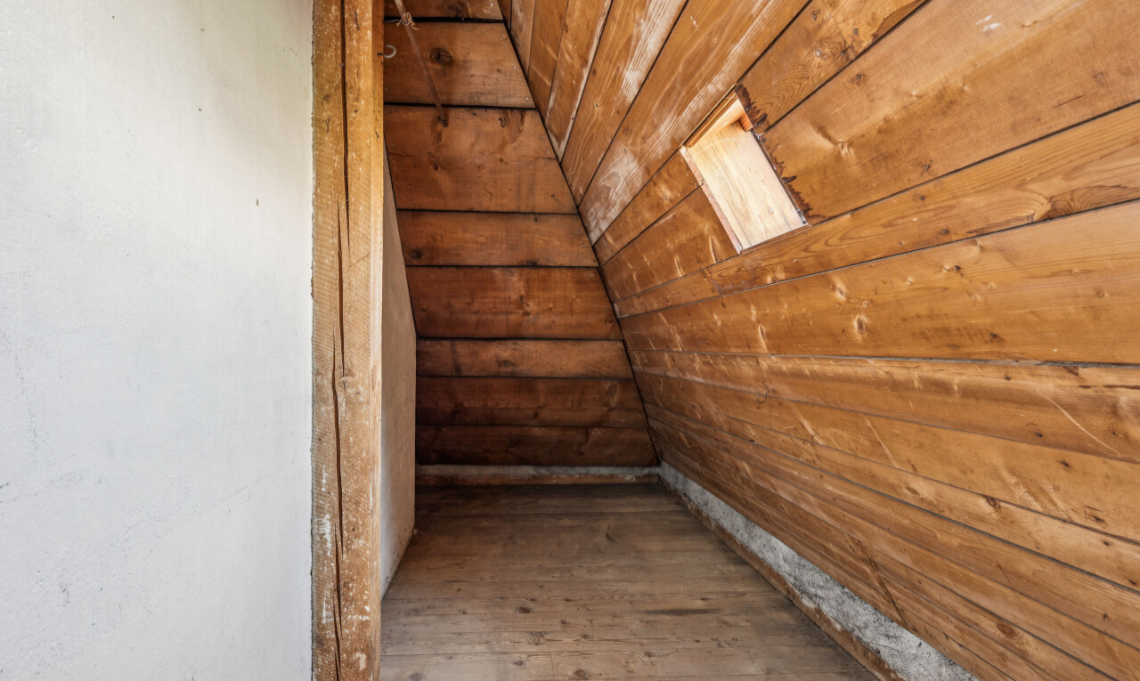 leerer raum mit hardwood floor, wood finish floor, holzfußboden, wood wall, und holzwand