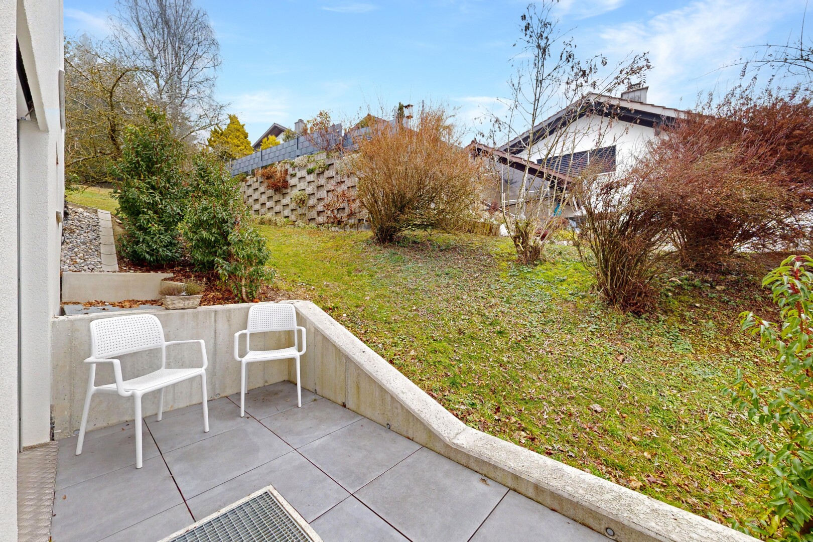 jardin avec pelouse, from property, day time, et terrasse