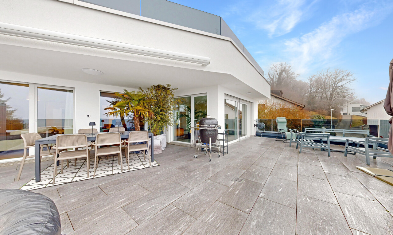 terrasse avec coin repas extérieur, terrasse, day time, et from property