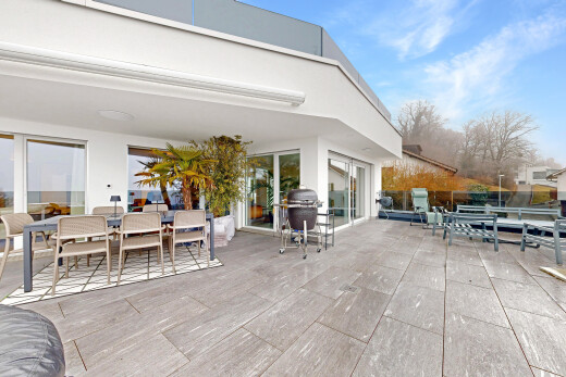 terrasse avec coin repas extérieur, terrasse, day time, et from property