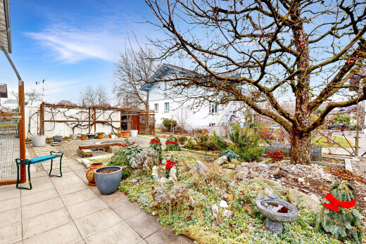 garten mit zaun, day time, feuerstelle, from property, und terrasse