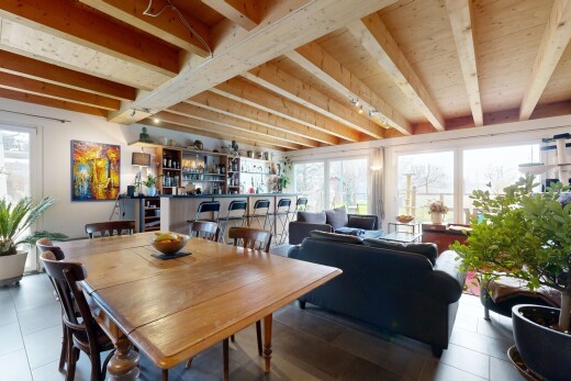 wohn- / esszimmer mit natürliches licht, natural light, balkendecke, beamed ceiling, und inside property