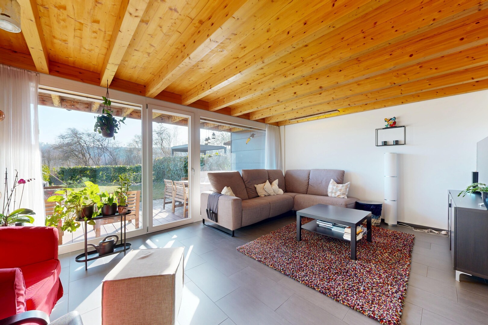 salon avec inside property, lumière naturelle, natural light, cloison sèche, et drywall