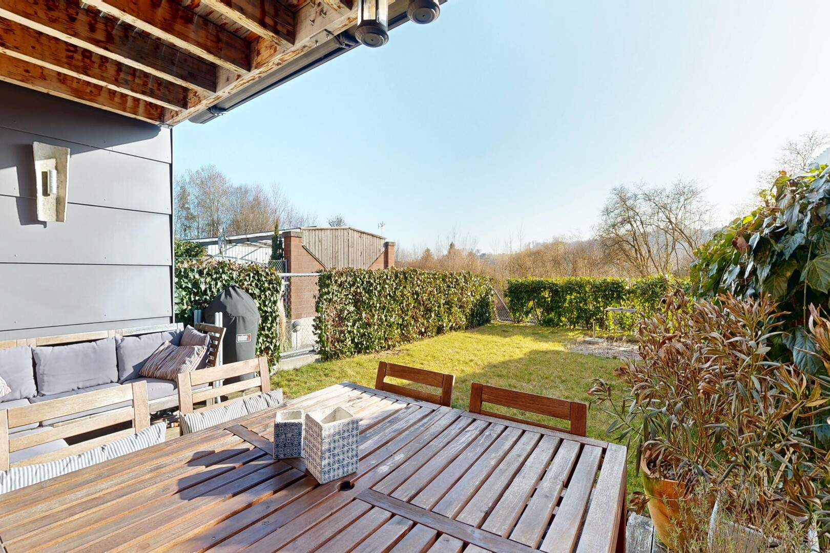 terrasse avec pelouse, from property, day time, terrasse, et espace de vie extérieur