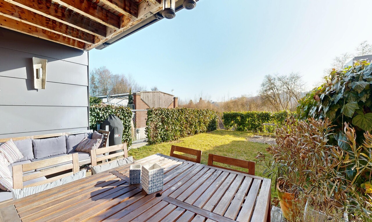 terrasse avec pelouse, from property, day time, terrasse, et espace de vie extérieur