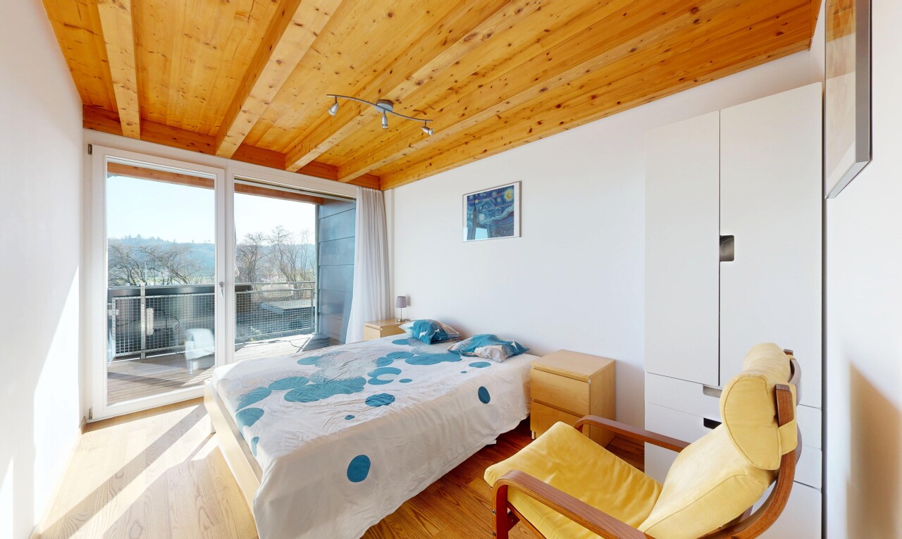 chambre avec cloison sèche, drywall, inside property, lumière naturelle, et natural light