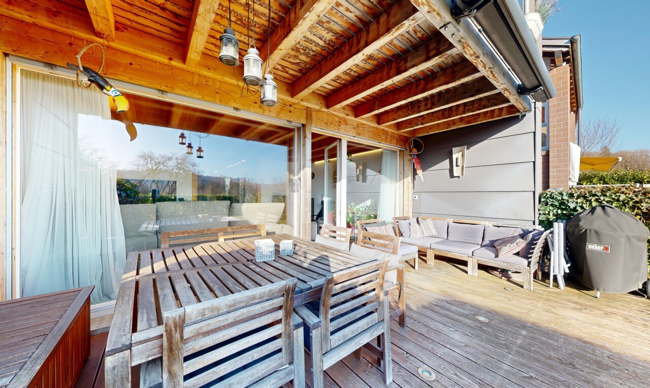 terrasse avec espace de vie extérieur, terrasse, from property, et day time
