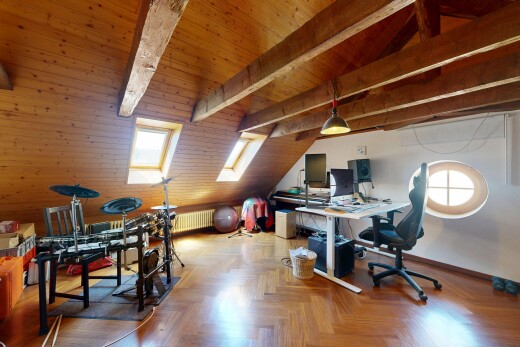 büro mit dachschräge, vaulted ceiling, inside property, balkendecke, und beamed ceiling