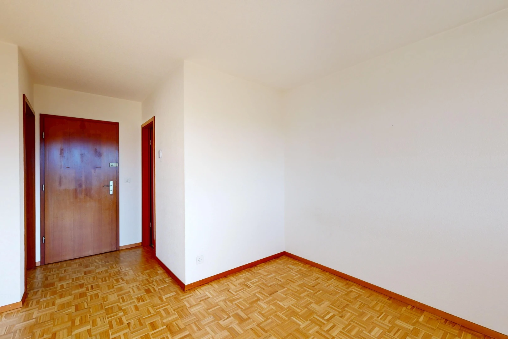 leerer raum mit gipskartonwand, drywall, sockelleisten, baseboards wall, und light floor