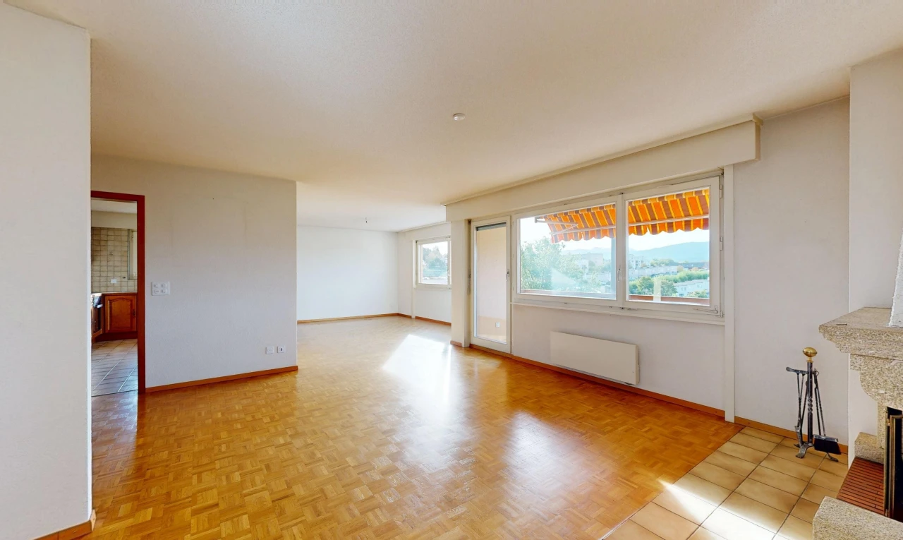 leerer raum mit kühler, gipskartonwand, drywall, sockelleisten, und baseboards wall