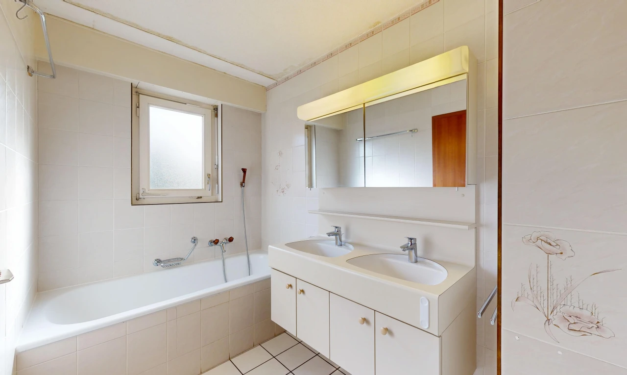 bad mit doppelwaschtisch, komplettes badezimmer, waschbecken, light floor, und fliesenboden