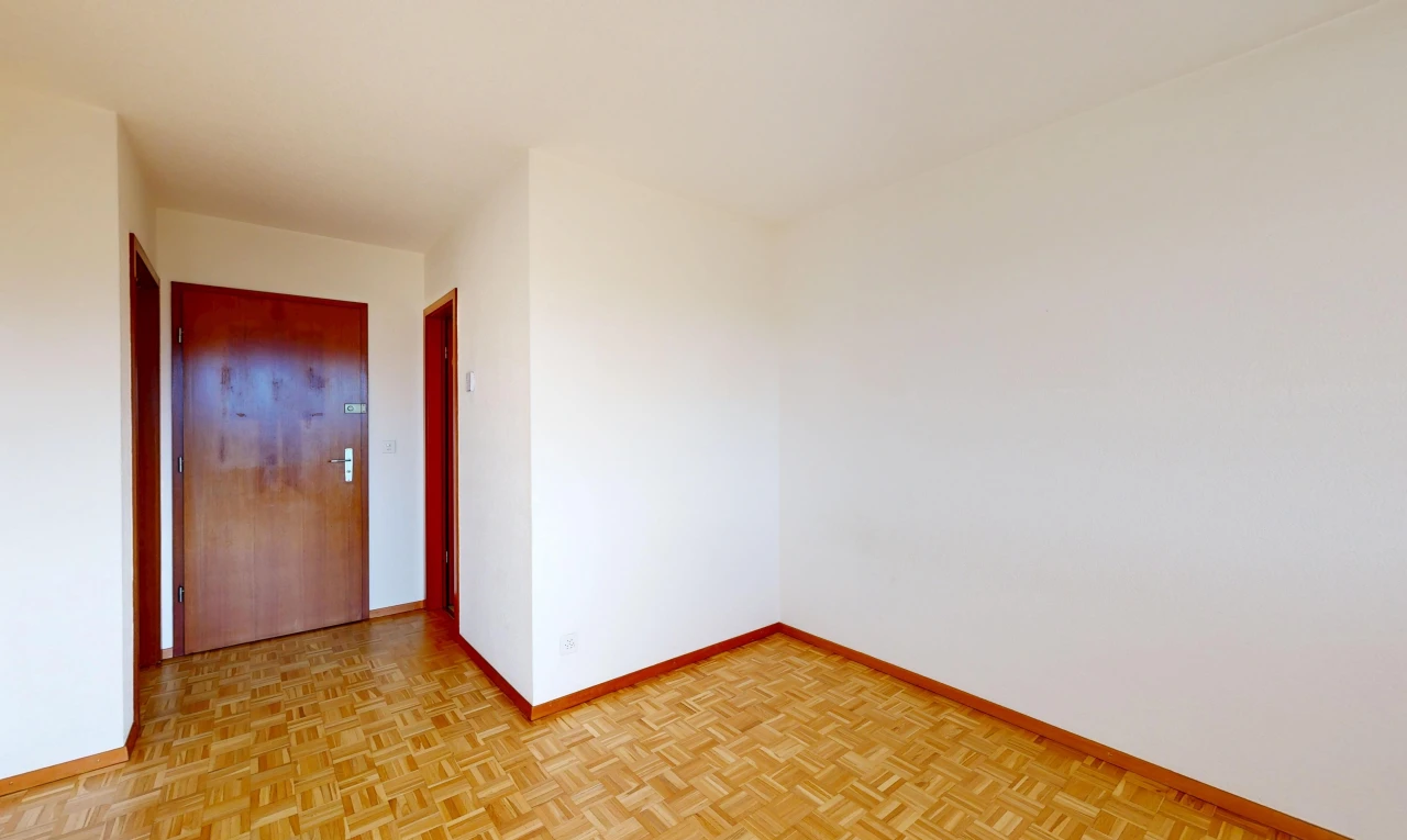 leerer raum mit gipskartonwand, drywall, sockelleisten, baseboards wall, und light floor