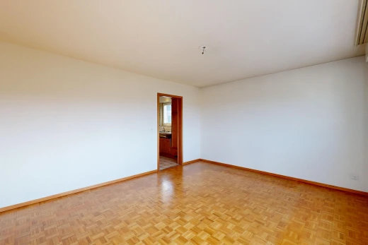 leerer raum mit gipskartonwand, drywall, sockelleisten, baseboards wall, und holzfußboden