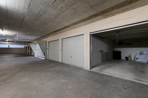 parken mit treppen und inside community