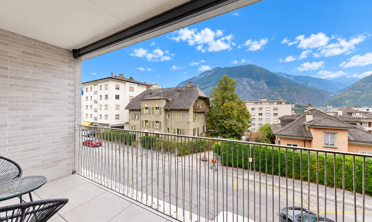 balcon avec view focus, balcon, mountain view, vue sur la montagne, et from property