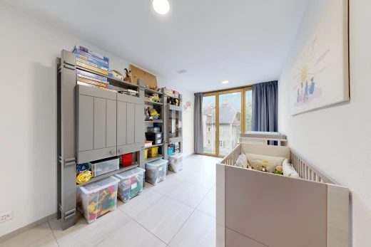 chambre avec éclairage encastré, accès à l'extérieur, drywall, cloison sèche, et inside property