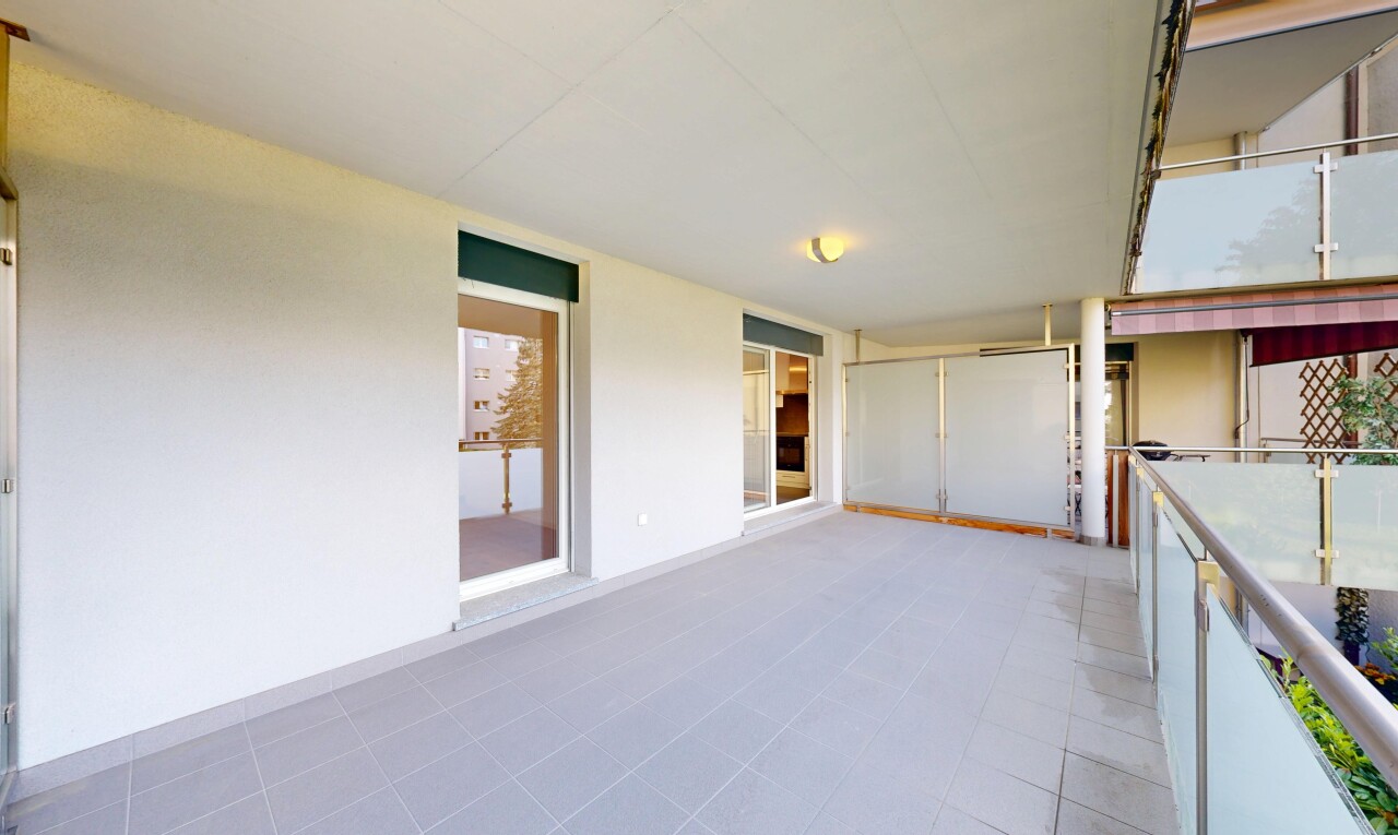 terrasse avec inside property