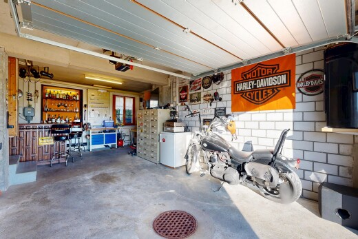 parking avec inside property