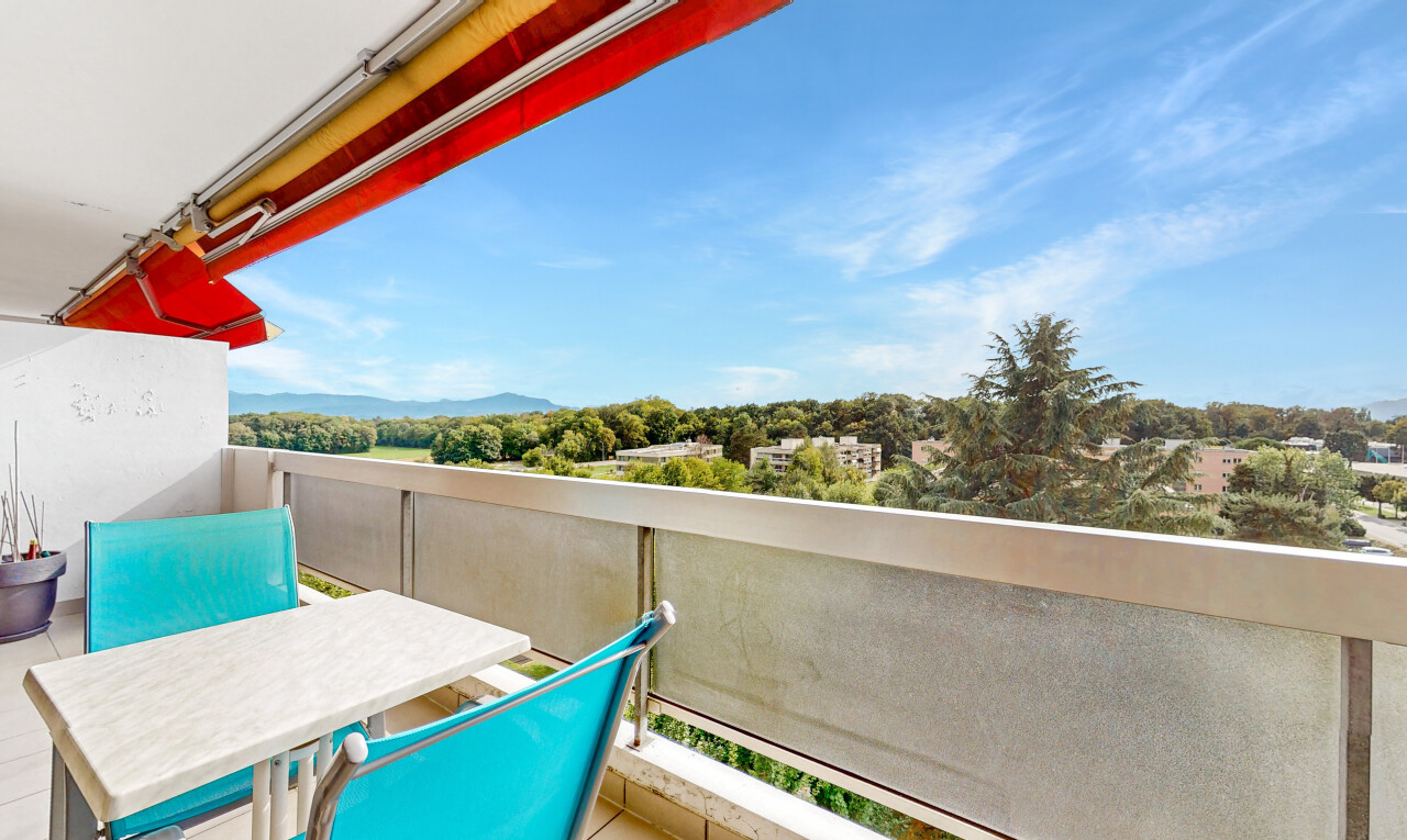balkon mit balkon, day time, und from property