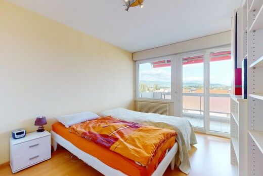 chambre avec day time, lumière naturelle, cloison sèche, natural light, et drywall