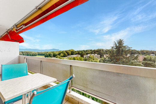 balkon mit balkon, day time, und from property