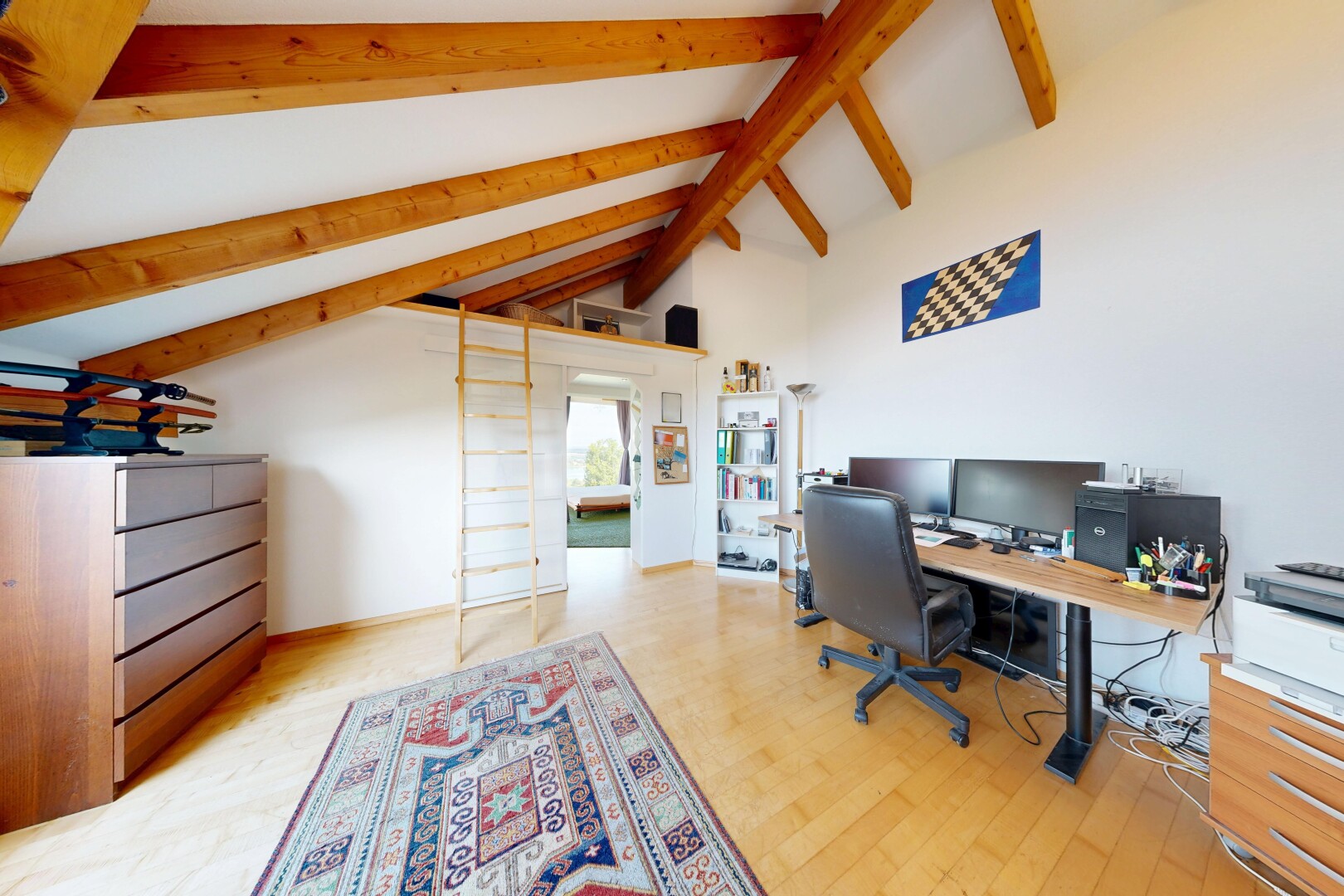 büro mit dachschräge, vaulted ceiling, balkendecke, beamed ceiling, und high end ceiling
