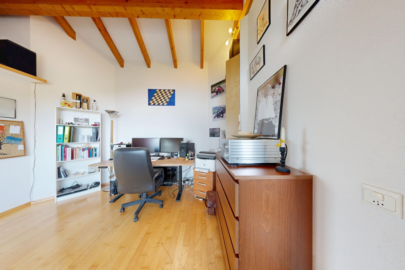 büro mit balkendecke, beamed ceiling, high end ceiling, gipskartonwand, und drywall