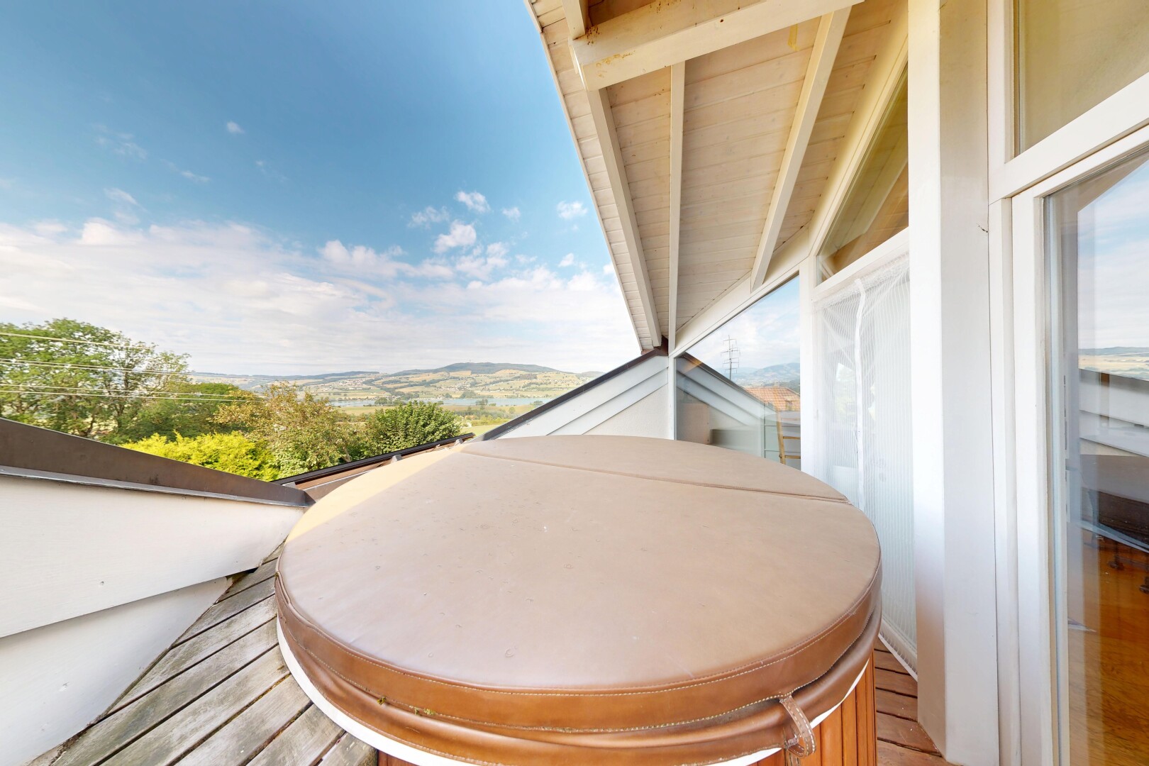 balkon mit whirlpool, balkon, day time, from property, und view focus