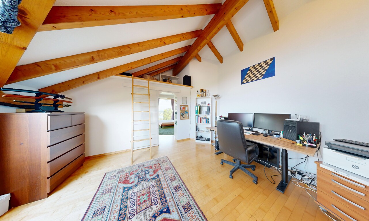 büro mit dachschräge, vaulted ceiling, balkendecke, beamed ceiling, und high end ceiling
