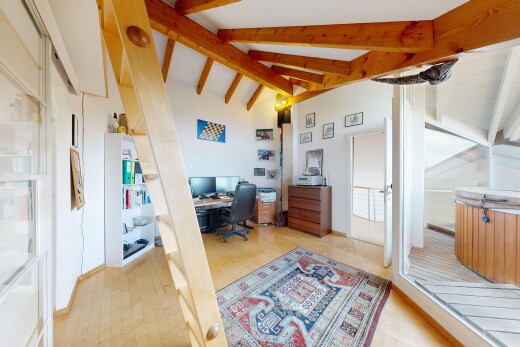 büro mit vaulted ceiling, dachschräge, beamed ceiling, balkendecke, und high end ceiling