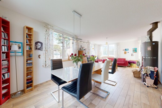 esszimmer mit inside property, wood finish floor, holzfußboden, drywall, und gipskartonwand