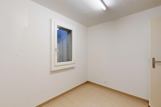 pièce vide avec cloison sèche, drywall, inside property, plinthes murales, et baseboards wall