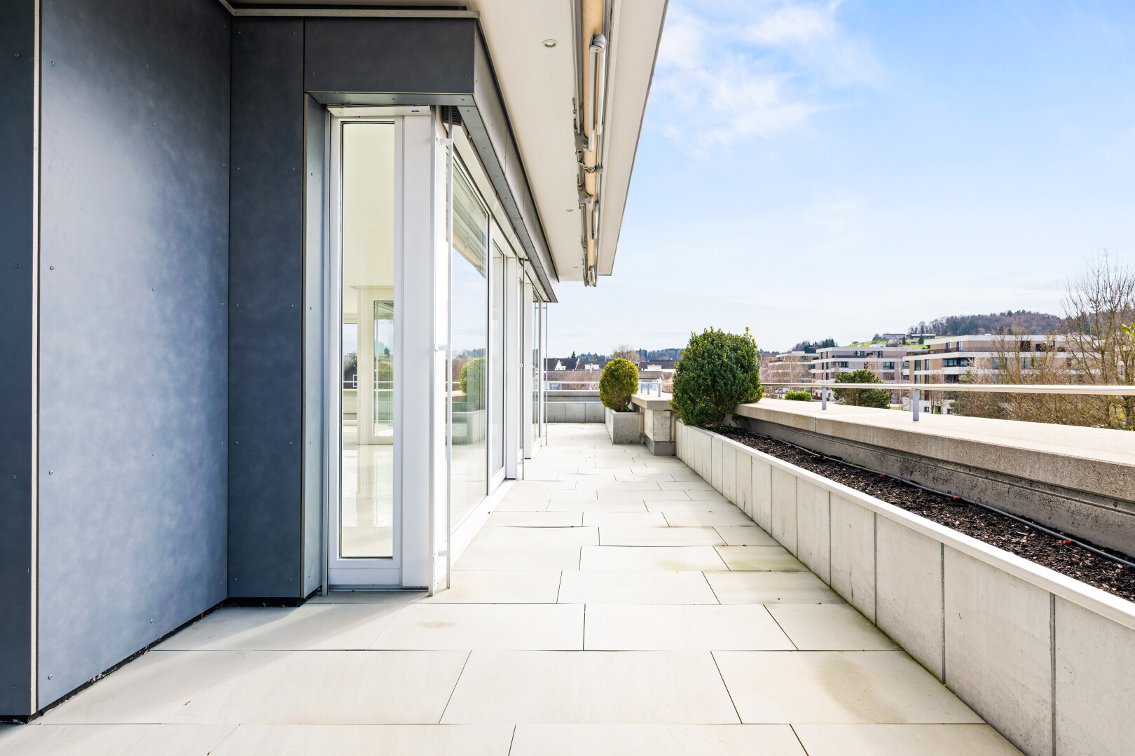 terrasse mit day time, from property, und terrasse