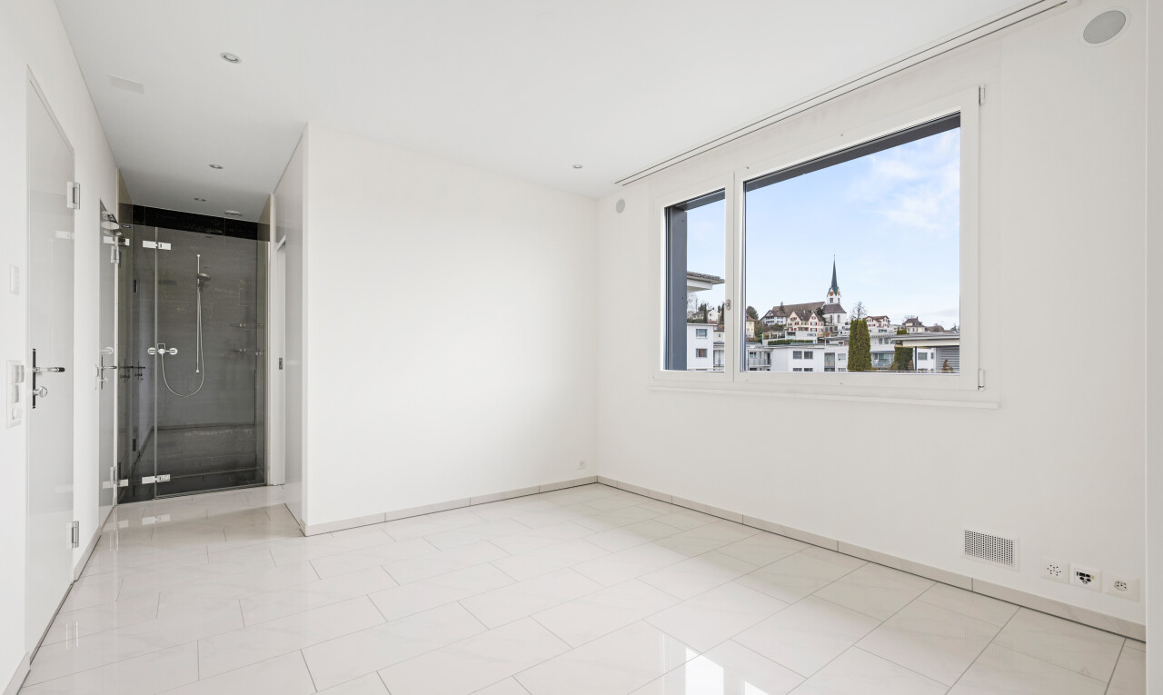 leerer raum mit light floor, gipskartonwand, drywall, day time, und inside property
