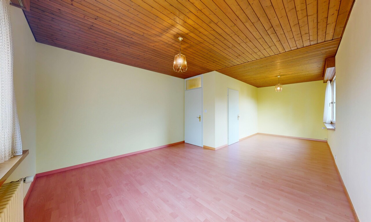 leerer raum mit inside property, wood finish floor, holzfußboden, drywall, und gipskartonwand