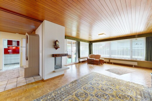 wohnzimmer mit inside property, wood ceiling, holzdecke, parquet floor, und natural light