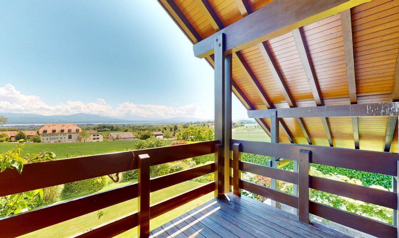 balcon avec day time et from property