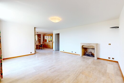 pièce vide avec inside property, cloison sèche, drywall, plinthes murales, et baseboards wall