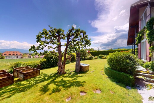 jardin avec pelouse, from property, jardin, et day time