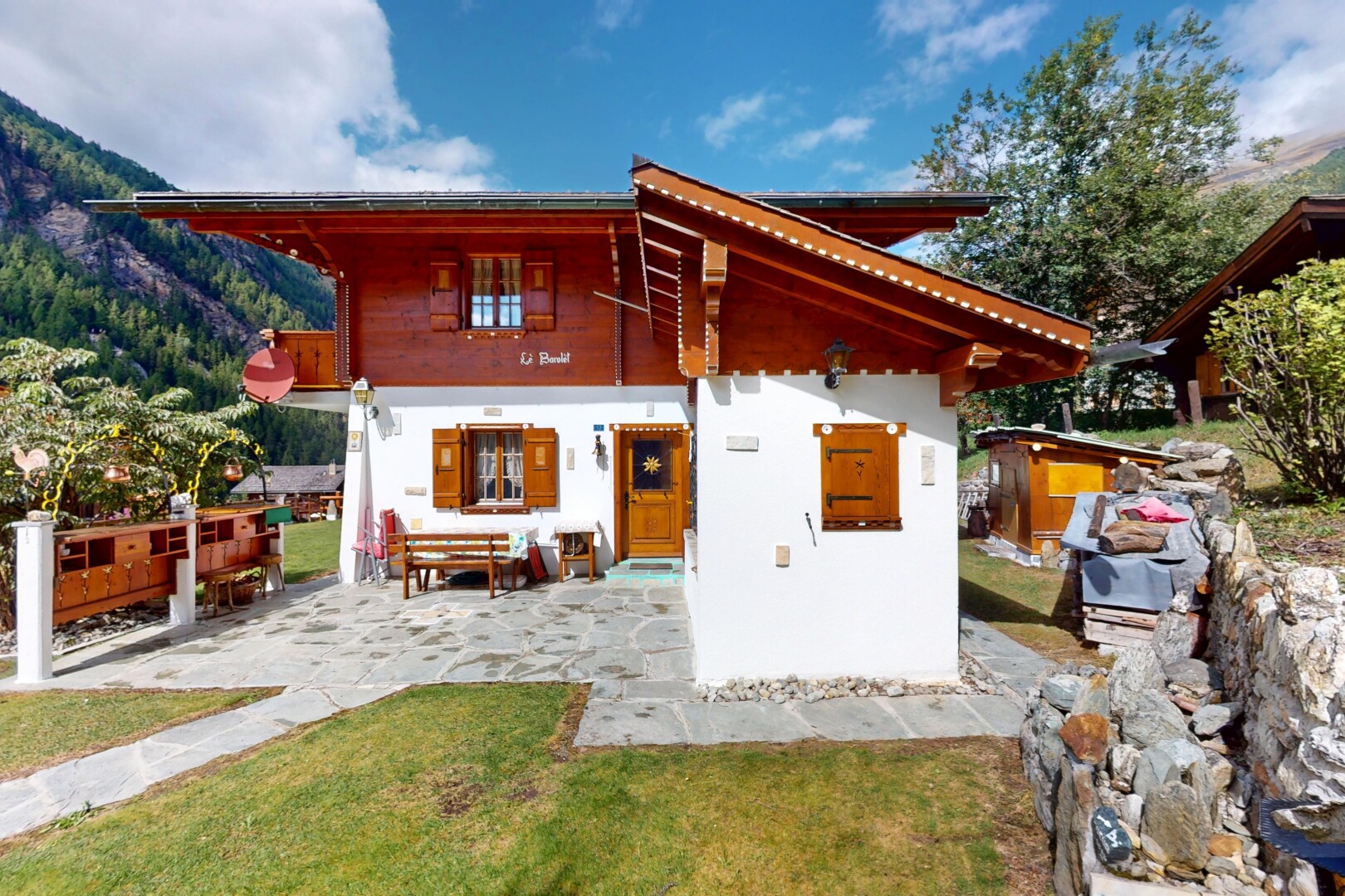 façade avec terrasse, property visible, day time, bardage horizontal, et bardage en bois