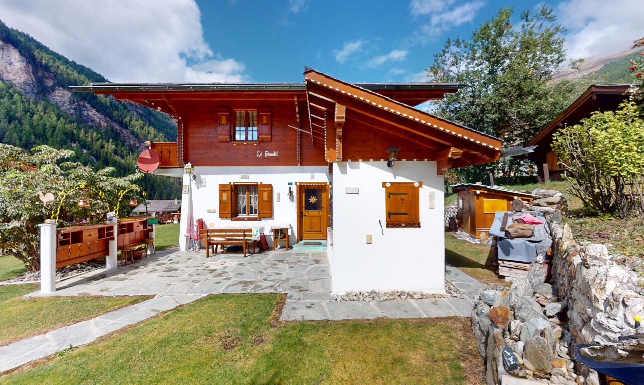 façade avec terrasse, property visible, day time, bardage horizontal, et bardage en bois