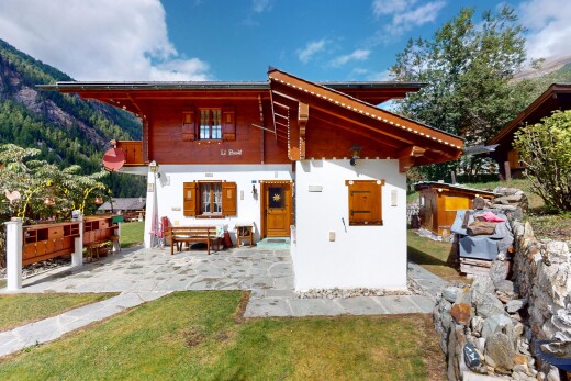 façade avec terrasse, property visible, day time, bardage horizontal, et bardage en bois